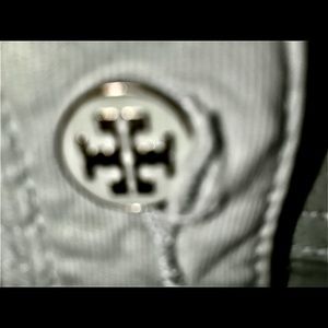 Tory Burch pale green size 25 “cropped skinny Jeans”